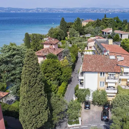 Hotel Serenella Sirmione