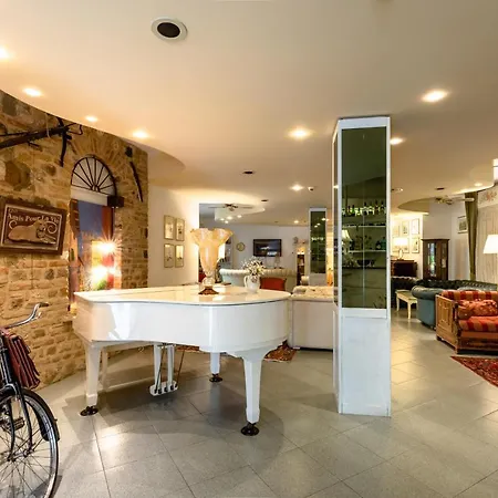 Hotel Serenella 3*