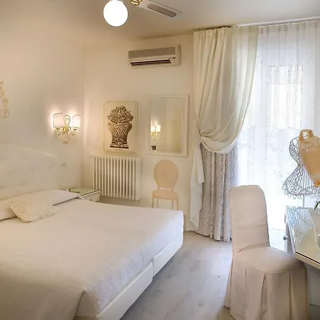 Serenella Ξενοδοχείο 3*