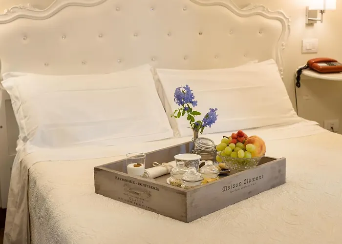 Отель Serenella