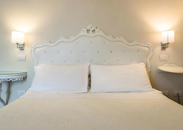 Отель Serenella