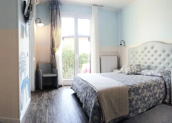 Отель Serenella 3*