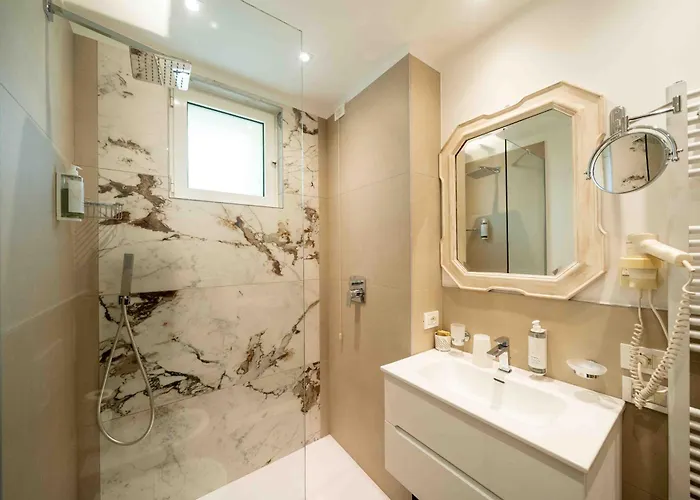 Serenella Hotell 3*