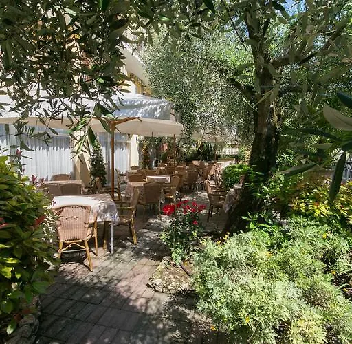 Serenella Сирмионе